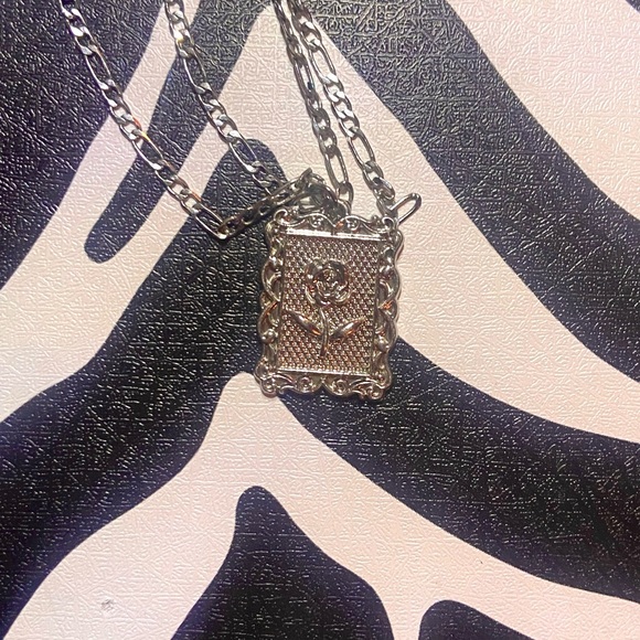 TRIPPLE THREAT!! (INCLUDES A FREEBEE WITH PURCHASE) - Picture 4 of 7